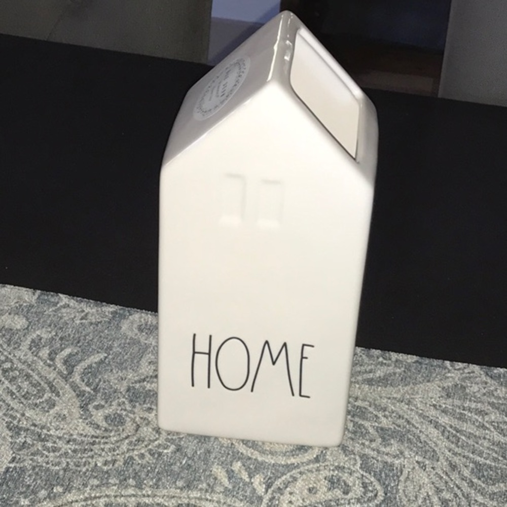 SALE ⭐️BNWT Rae Dunn 2020 HOME vase